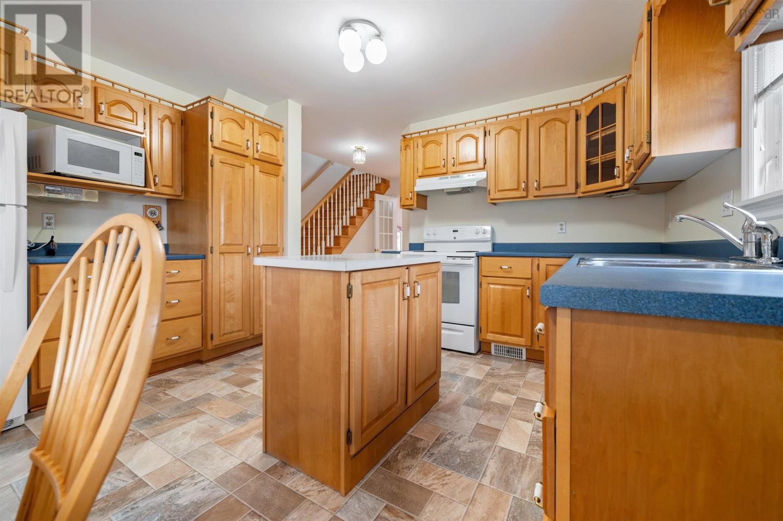 74 LOUISBURG LANE Image 11