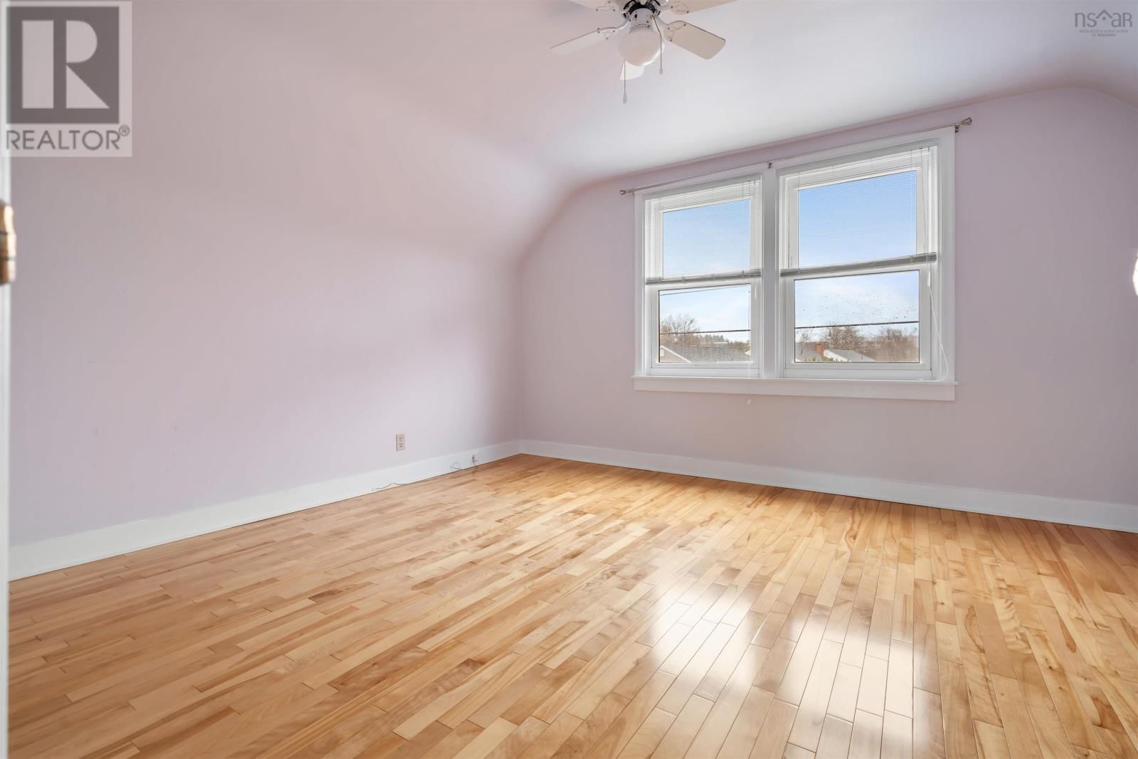 74 LOUISBURG LANE Image 28