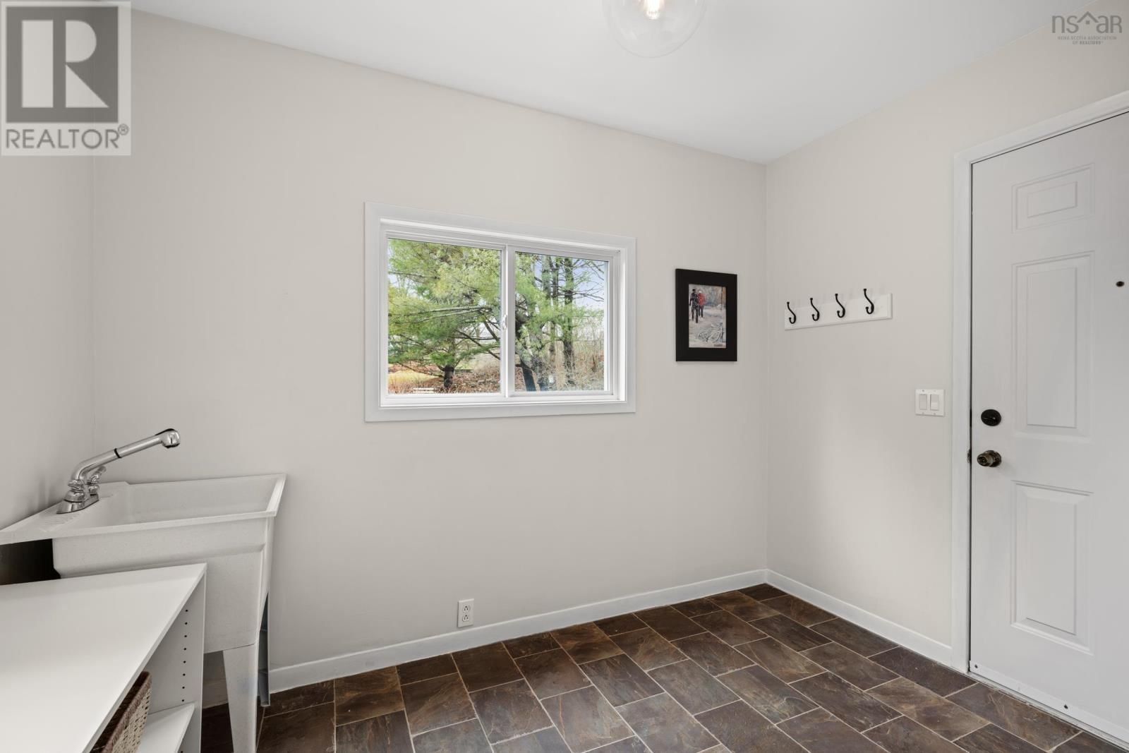 13 CLIFFORD DRIVE Image 18