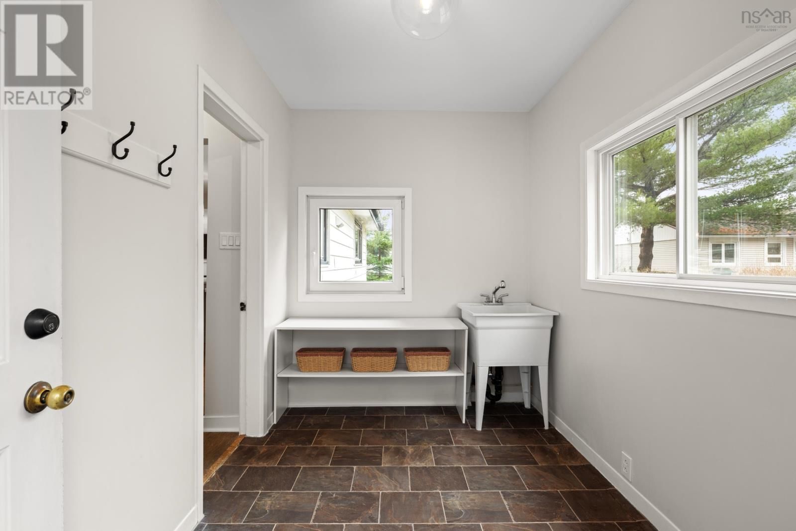 13 CLIFFORD DRIVE Image 19