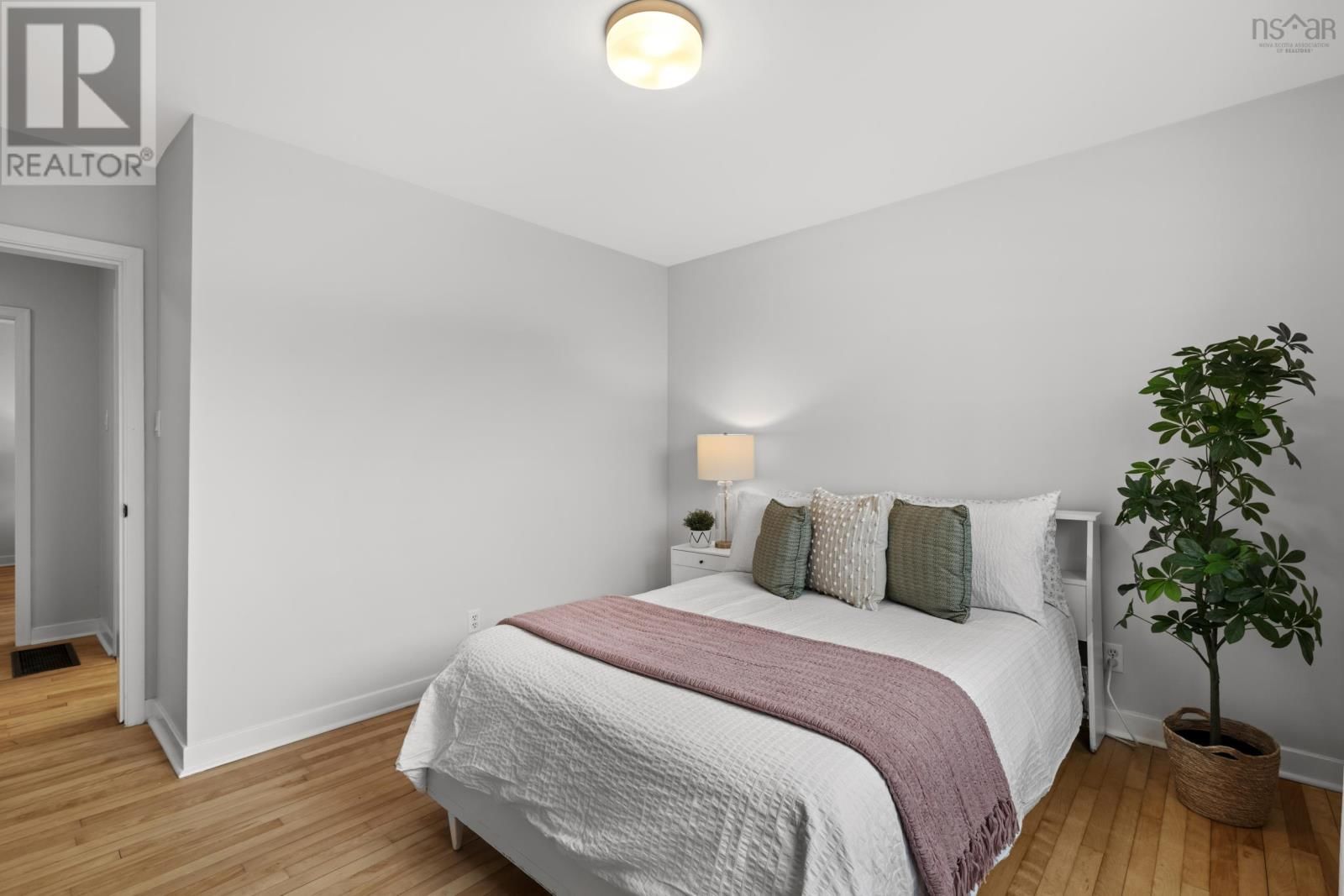 13 CLIFFORD DRIVE Image 26