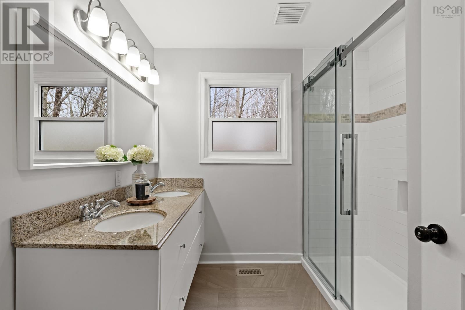 13 CLIFFORD DRIVE Image 28