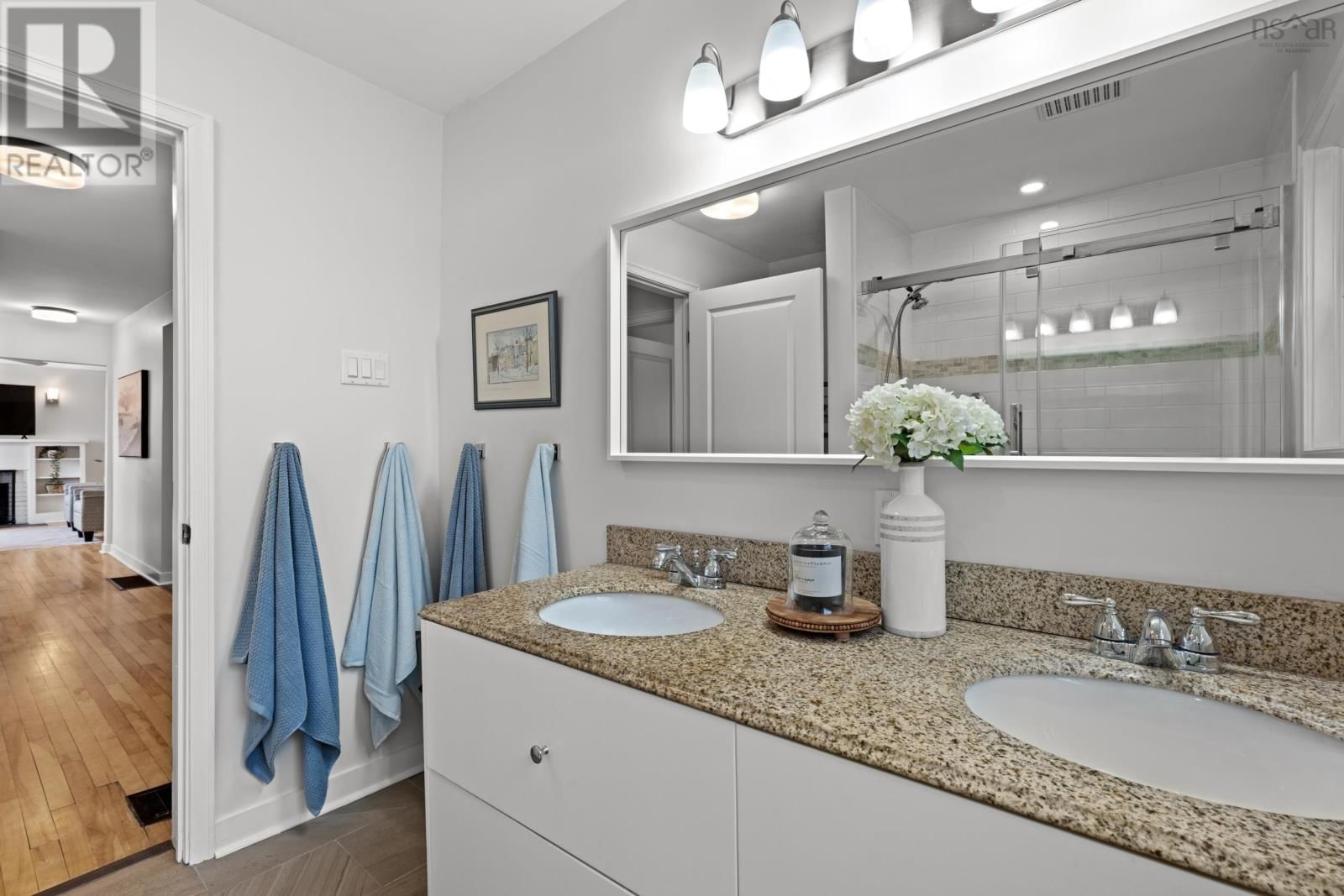 13 CLIFFORD DRIVE Image 30