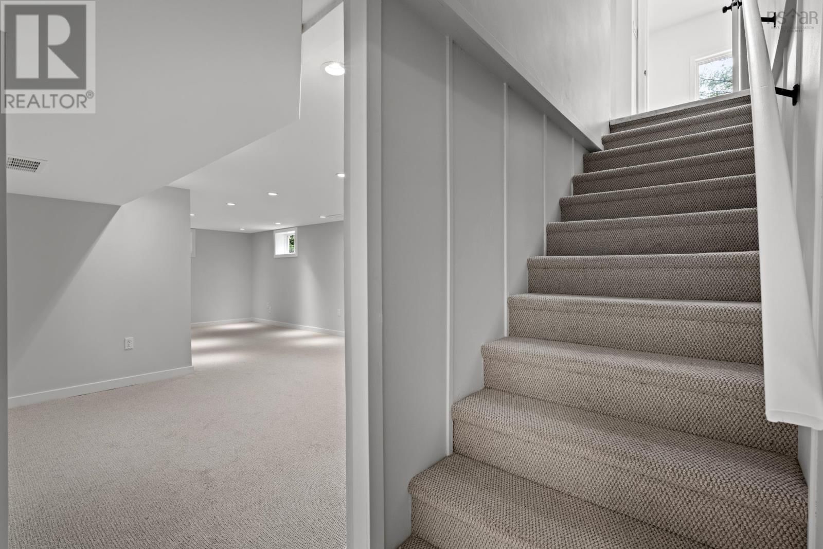 13 CLIFFORD DRIVE Image 33