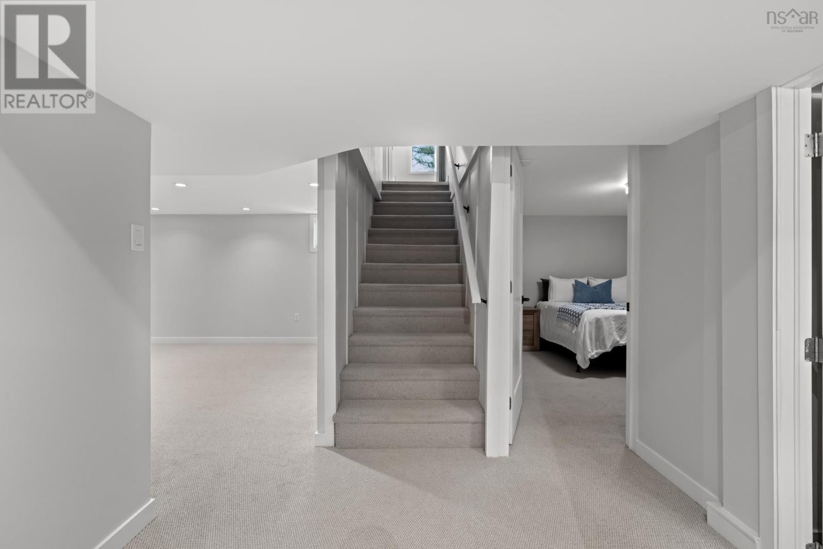 13 CLIFFORD DRIVE Image 36