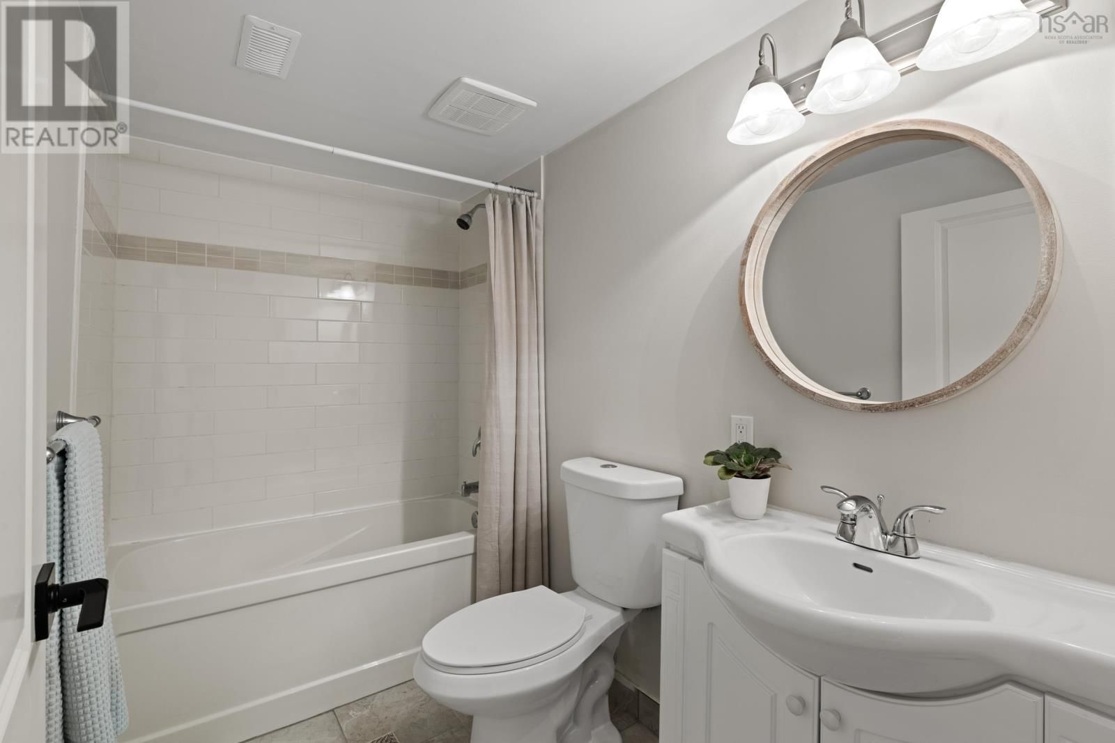 13 CLIFFORD DRIVE Image 37