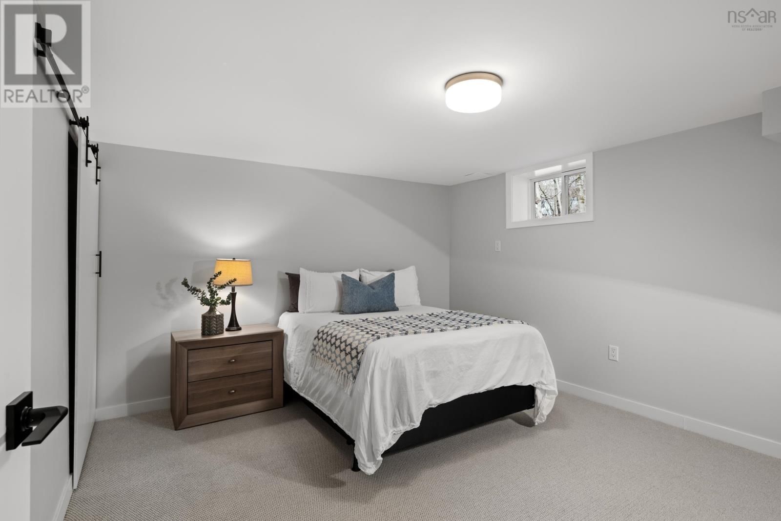 13 CLIFFORD DRIVE Image 38