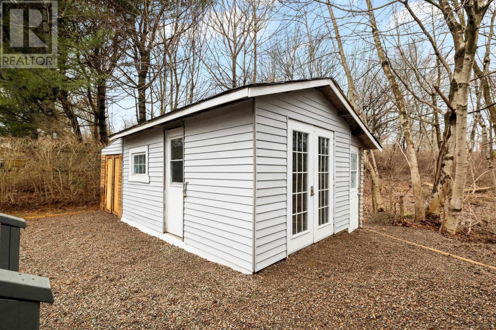 13 CLIFFORD DRIVE Image 44