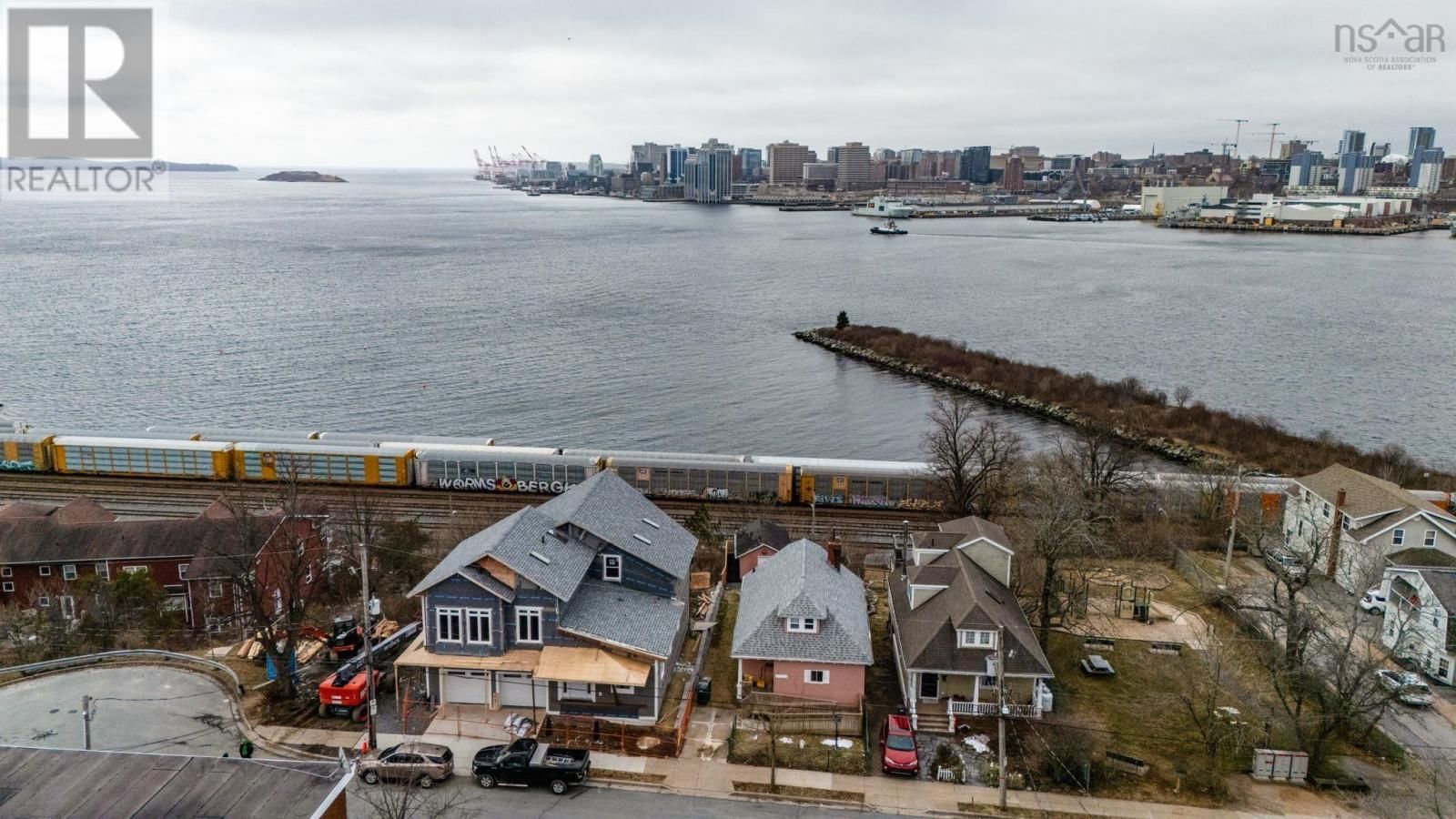 13 FAIRBANKS STREET Image 20