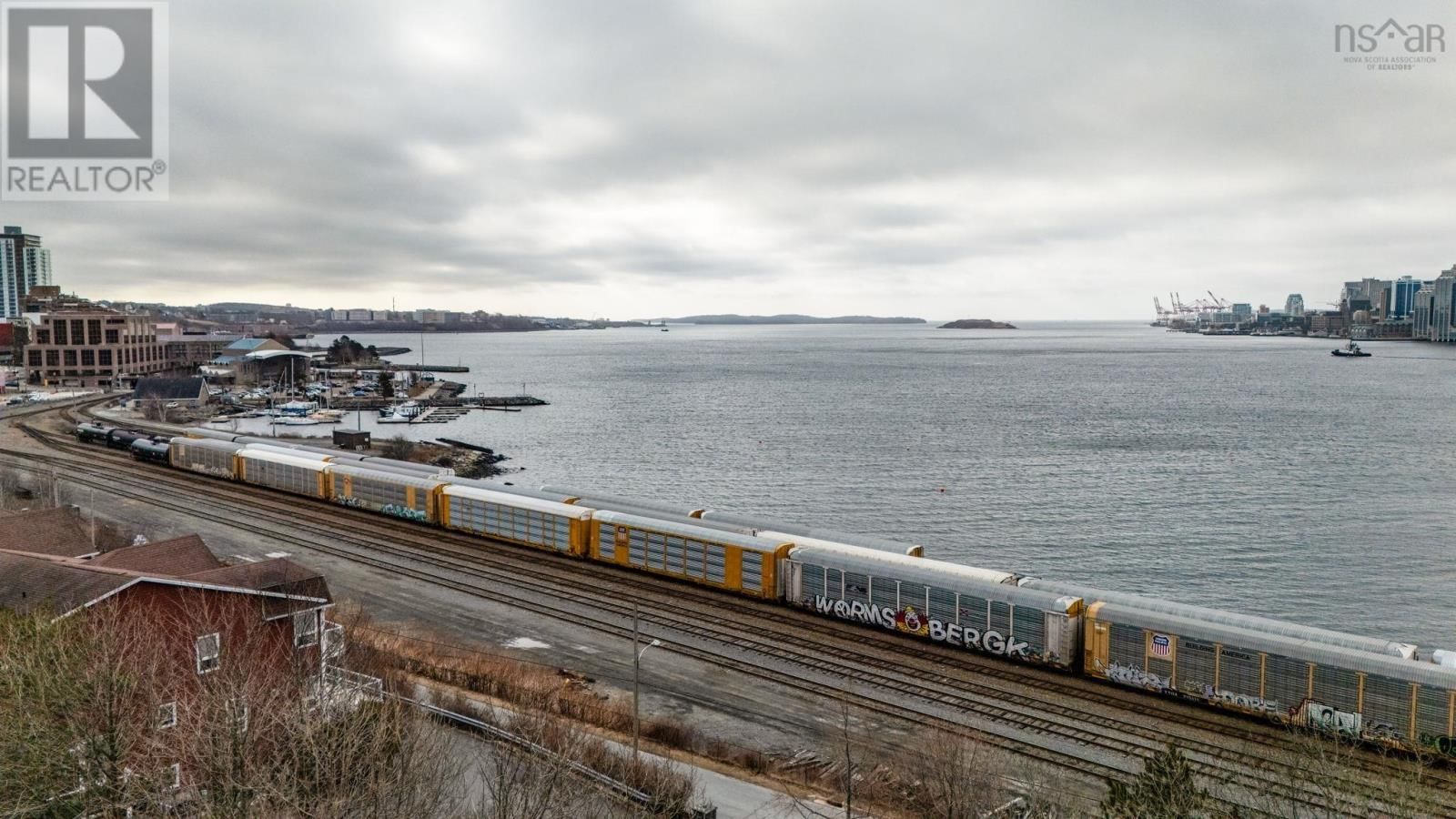 13 FAIRBANKS STREET Image 23