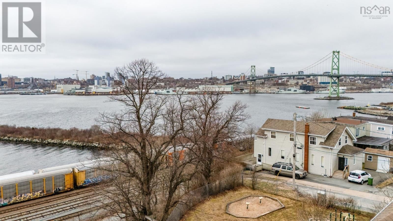 13 FAIRBANKS STREET Image 24