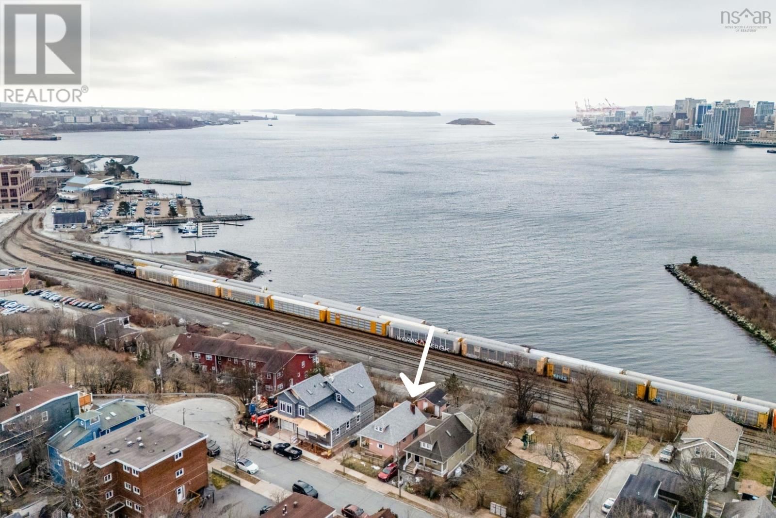 13 FAIRBANKS STREET Image 9