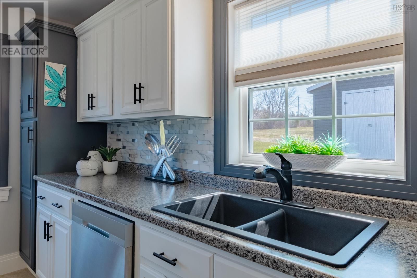 112 NORTH RANGE CROSS ROAD Image 20