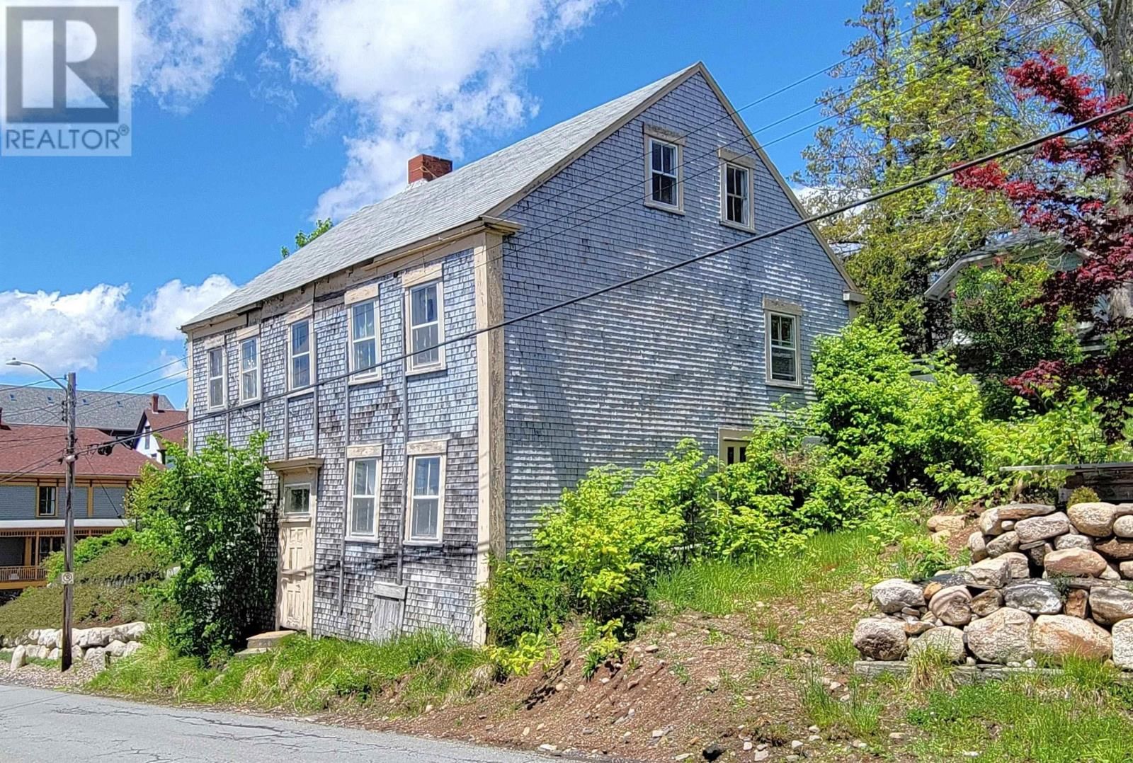 155 Pelham Street, Lunenburg, Nova Scotia B0J 2C0