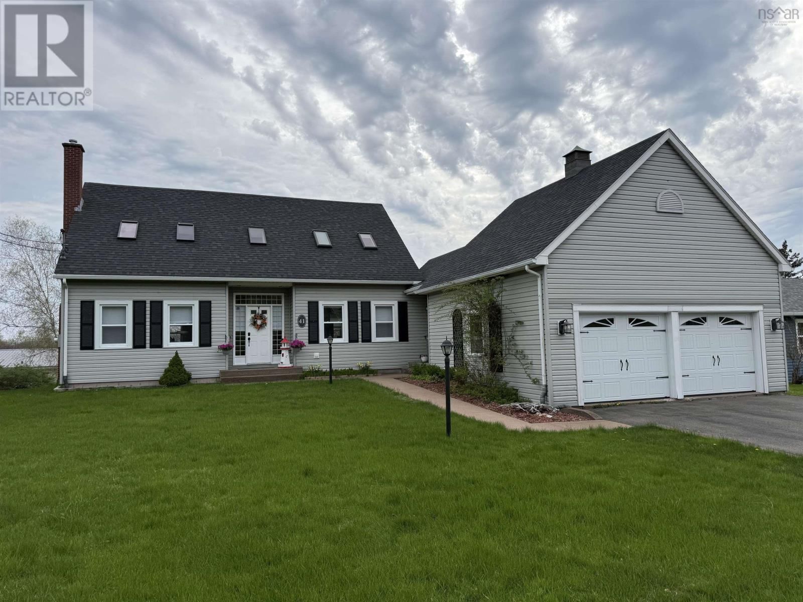 41 Birchview Crescent, New Glasgow, Nova Scotia B2H 5T6