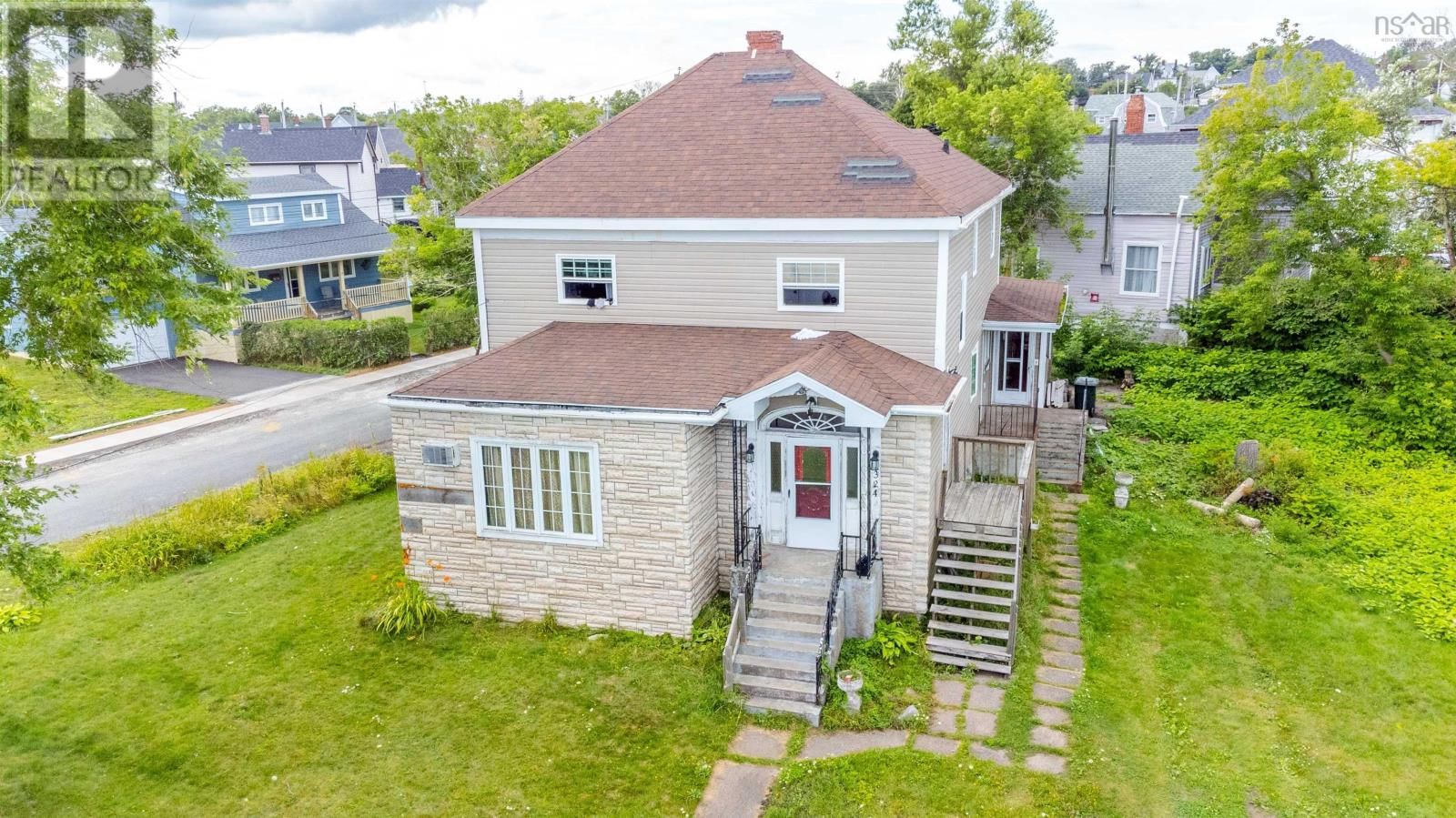 324 York Street, Glace Bay, Nova Scotia B1A 2M7