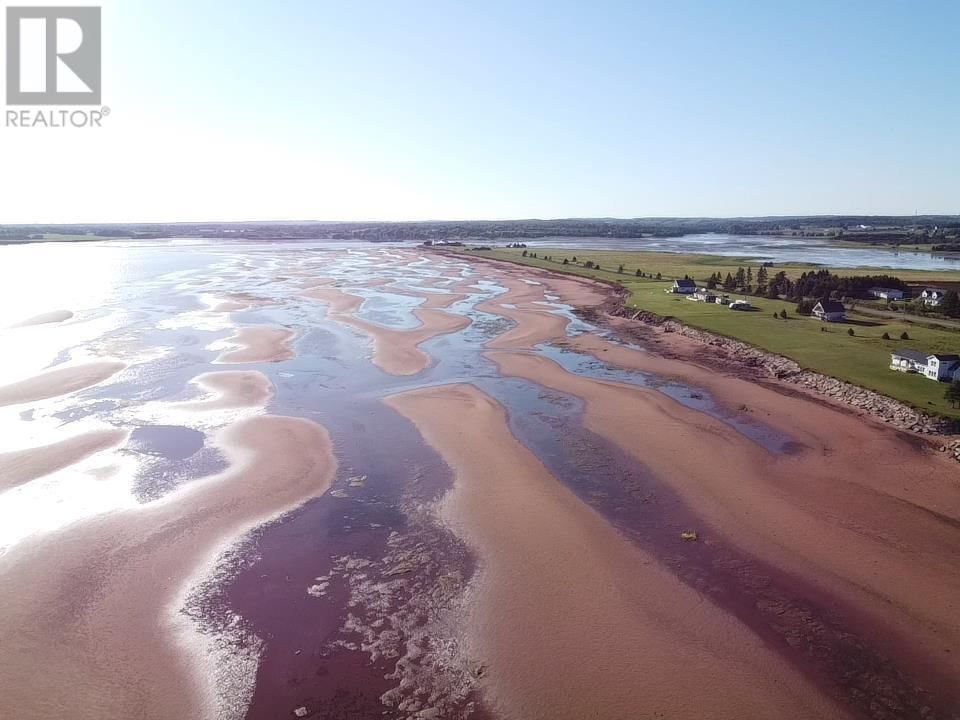 18 Shore Road, Hampton, Prince Edward Island C0A 1J0