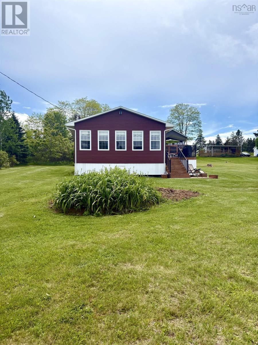 51 First Avenue, Tennecape, Nova Scotia B0N 2R0