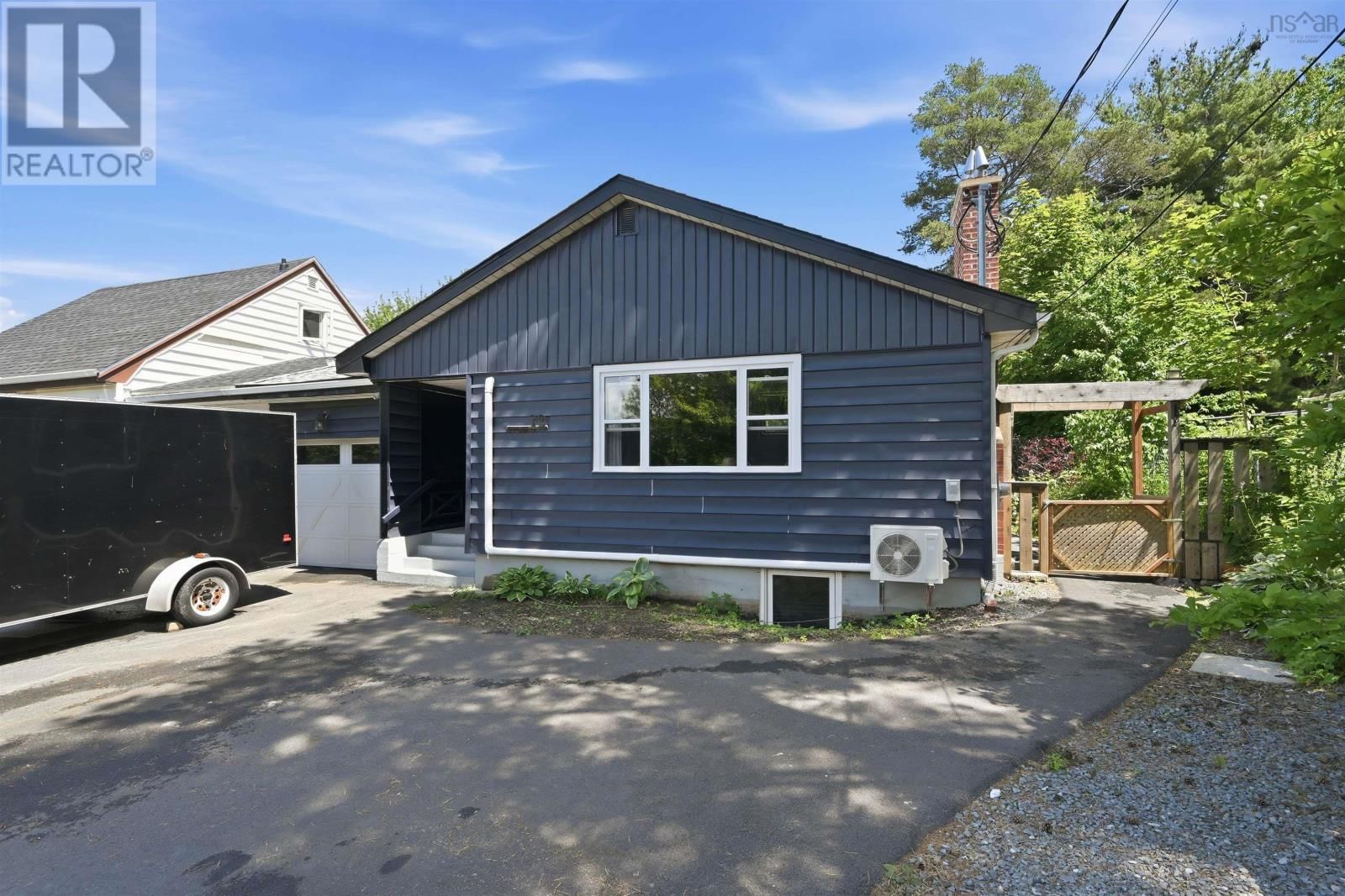 8 Gordon Street, Bedford, Nova Scotia B4A 2R8