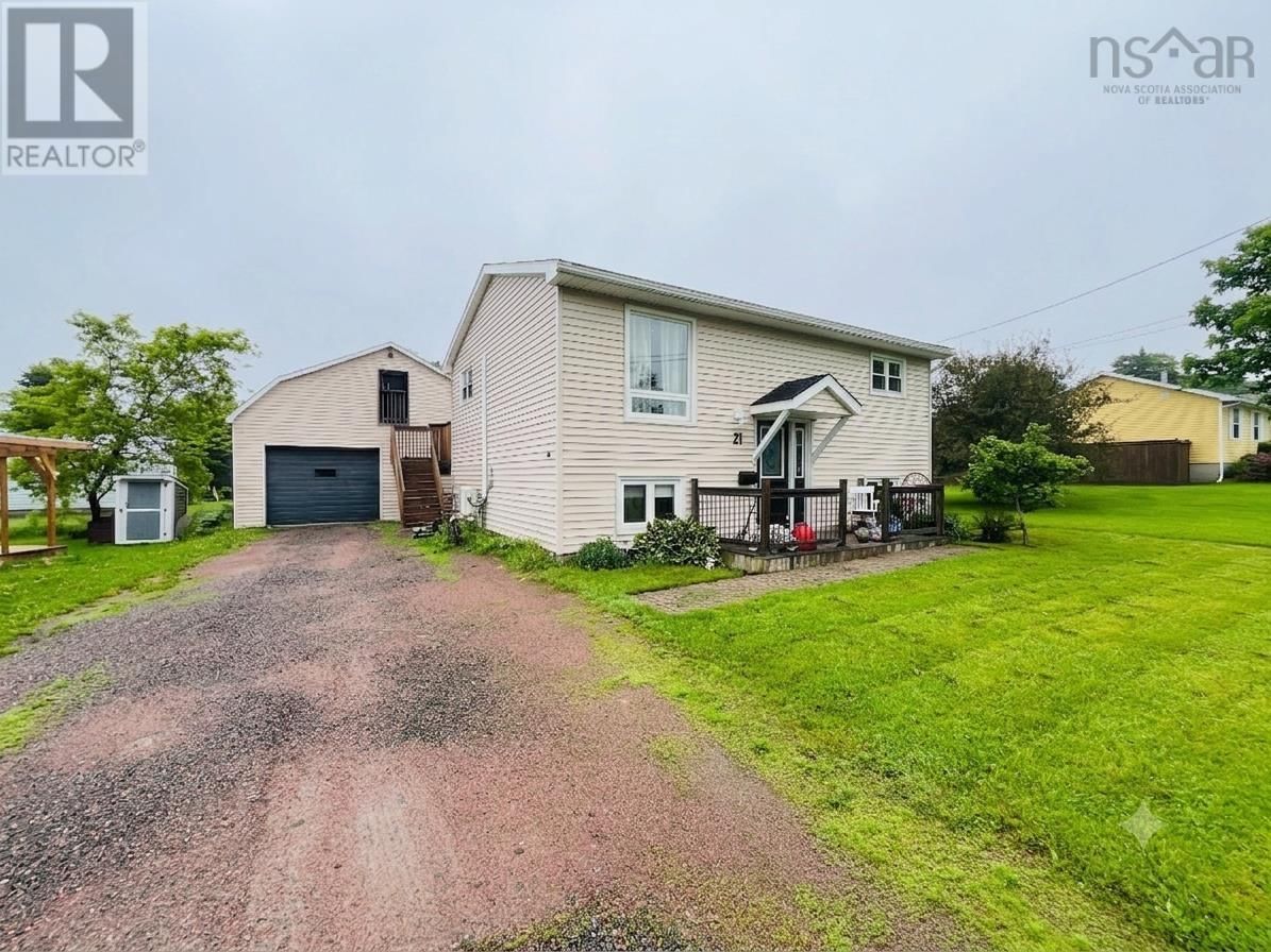 21 Snowden Avenue, Amherst, Nova Scotia B4H 2N1