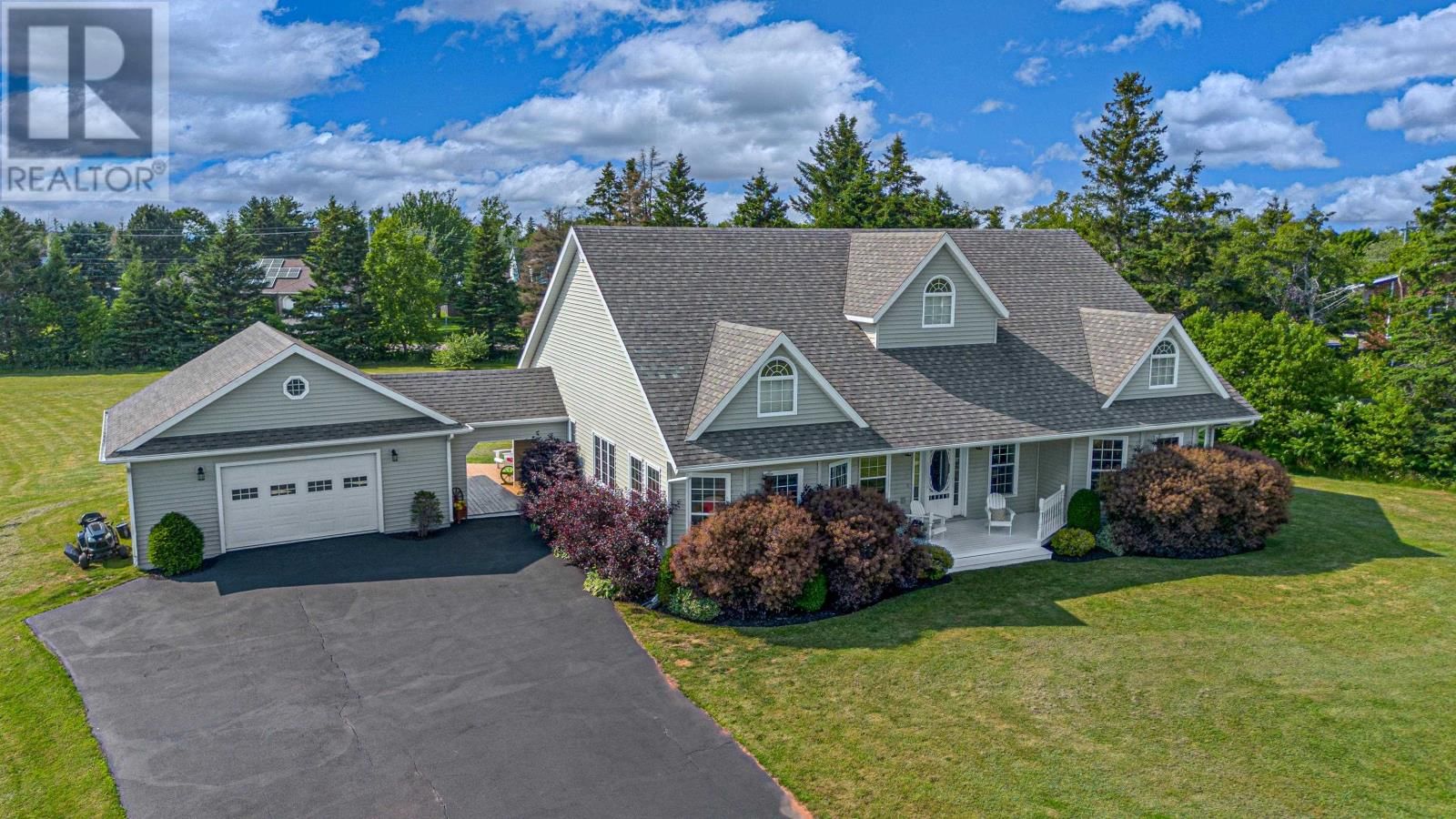 2 MULLAGHMORE Drive, Stratford, Prince Edward Island C1B 1P2