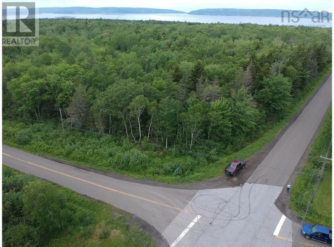 7 Waldeck Line Road, Waldeck, Nova Scotia B0S 1J0