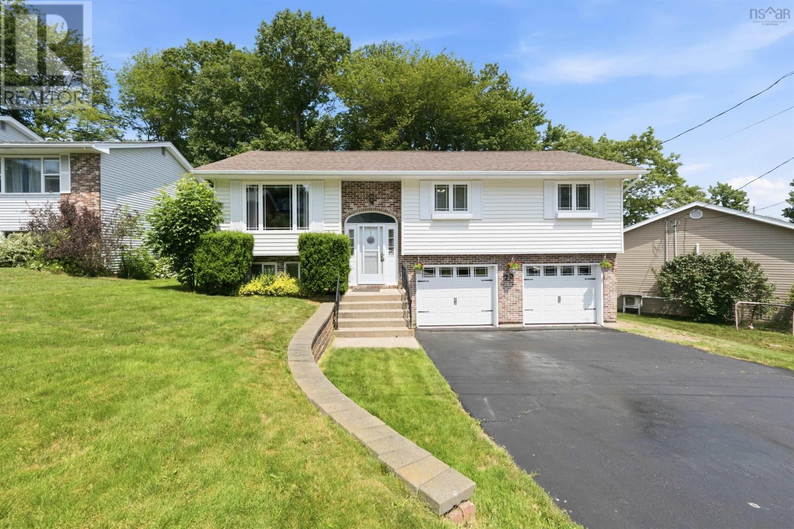 73 Wynn Castle Drive, Lower Sackville, Nova Scotia B4E 2H3