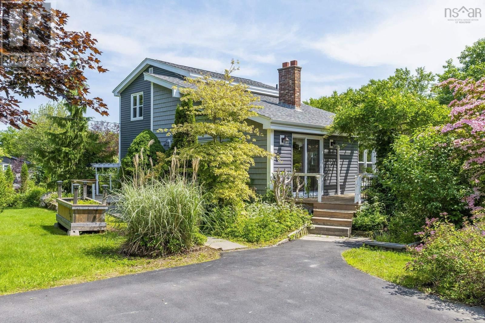 732 West Porters Lake Road, Porters Lake, Nova Scotia B3E 1K6