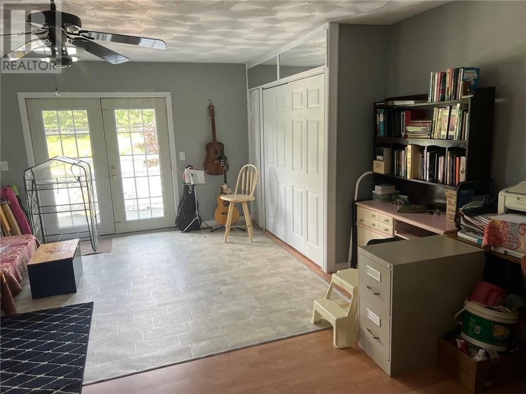 4054 HWY 17 E Image 9