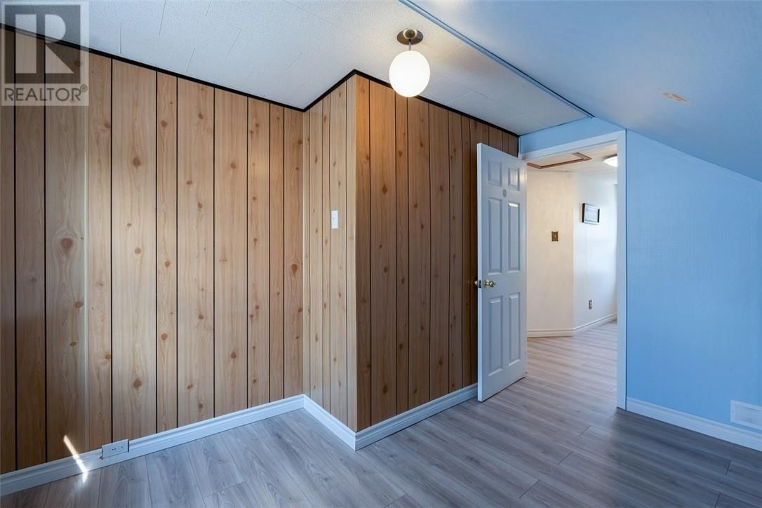 446 Bessie Avenue Image 26