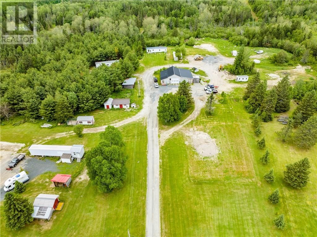 1500 GRAVEL DRIVE Image 24