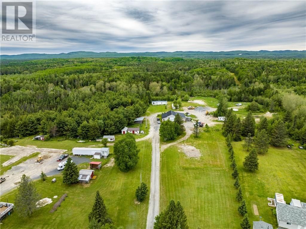 1500 GRAVEL DRIVE Image 25