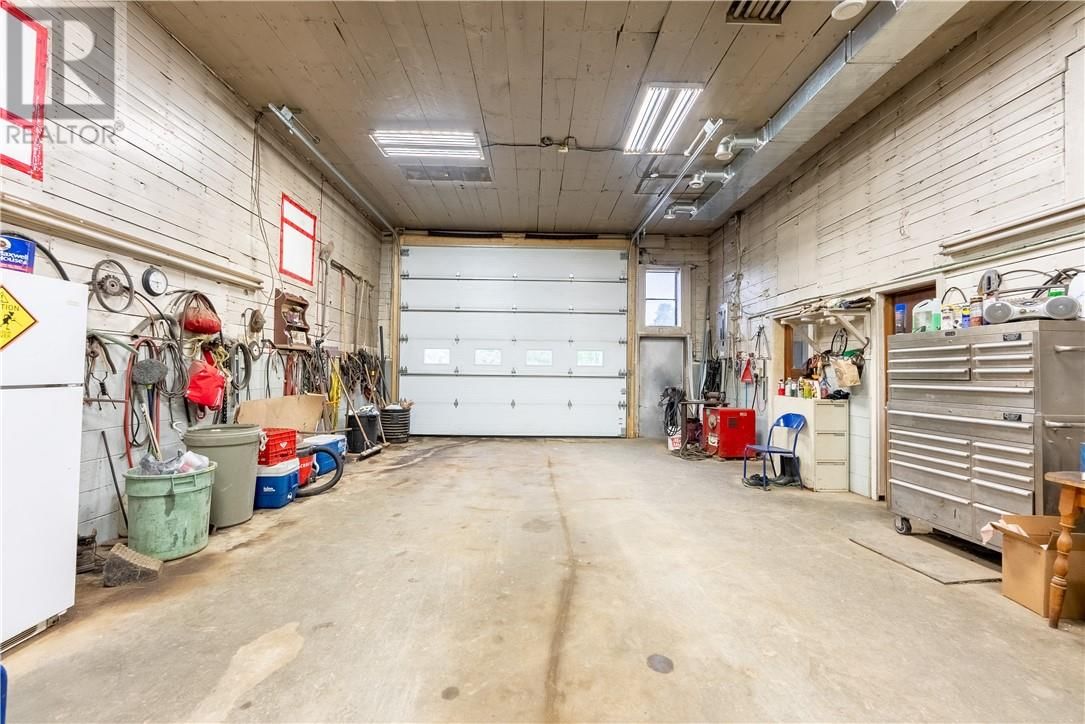 1500 GRAVEL DRIVE Image 4