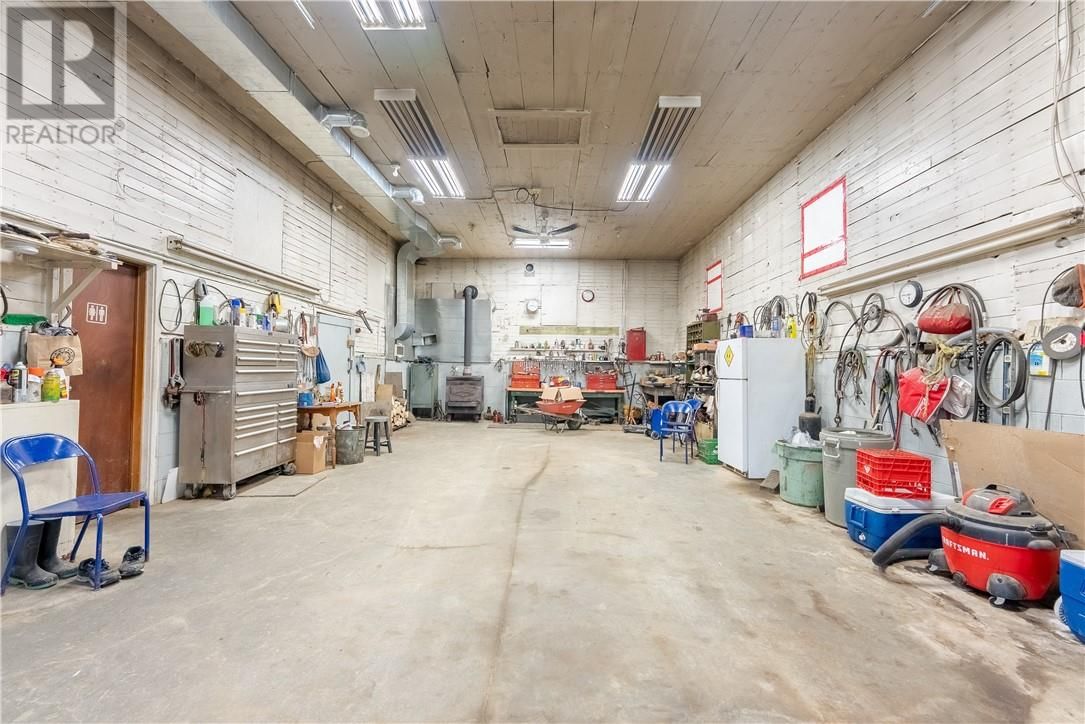 1500 GRAVEL DRIVE Image 6