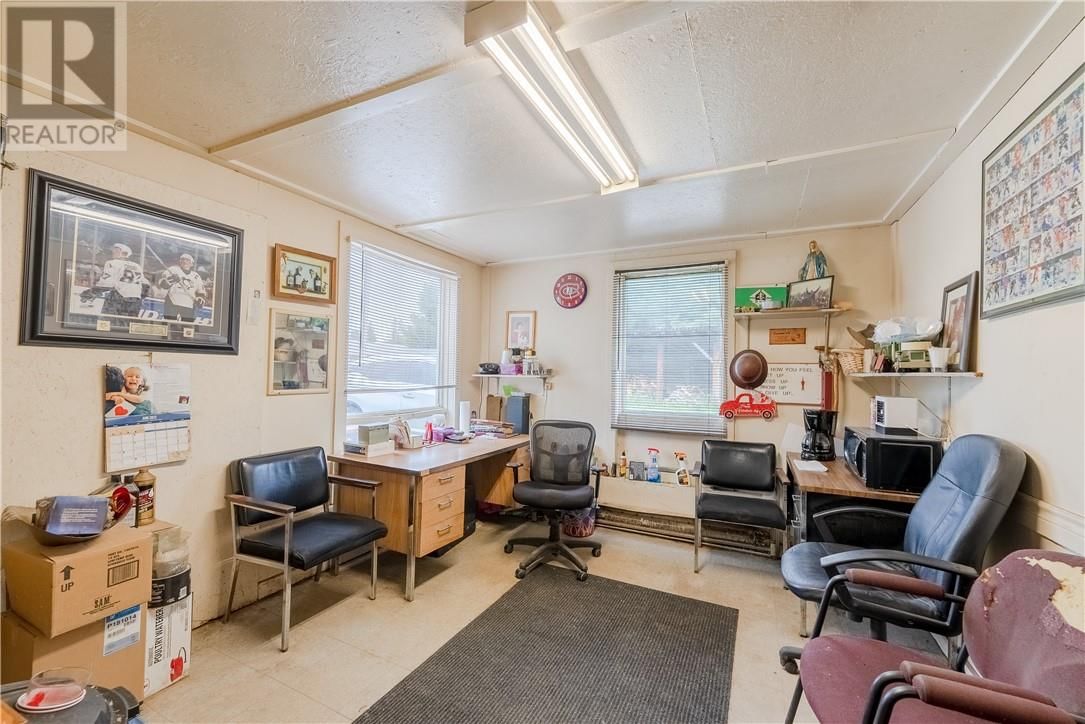 1500 GRAVEL DRIVE Image 7