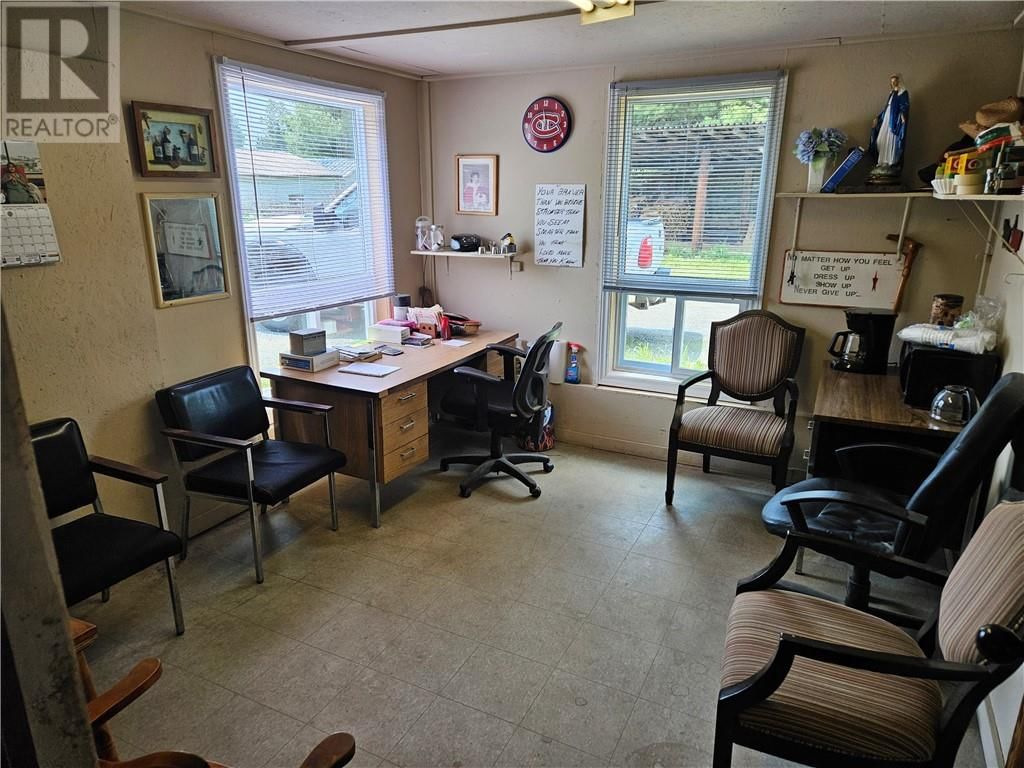 1500 GRAVEL DRIVE Image 9