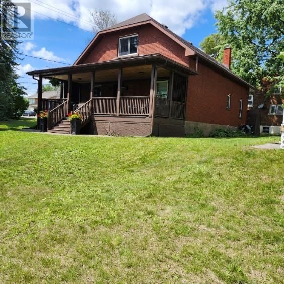 232 Montcalm Image 6