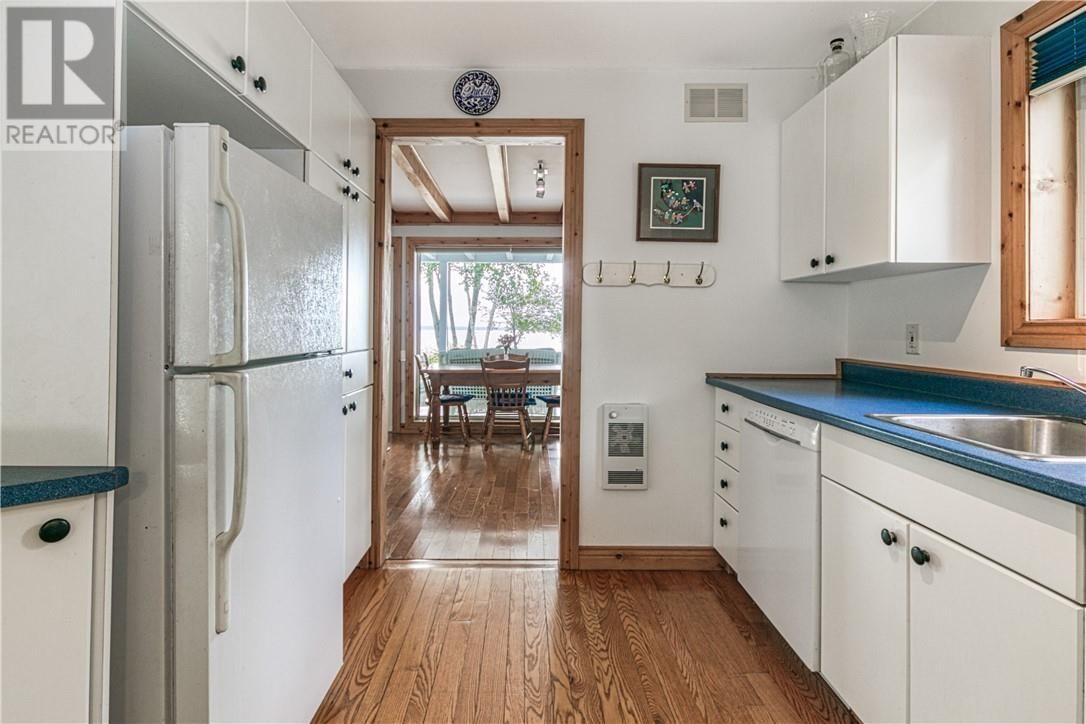 968 ROBERTSON ROAD Image 32