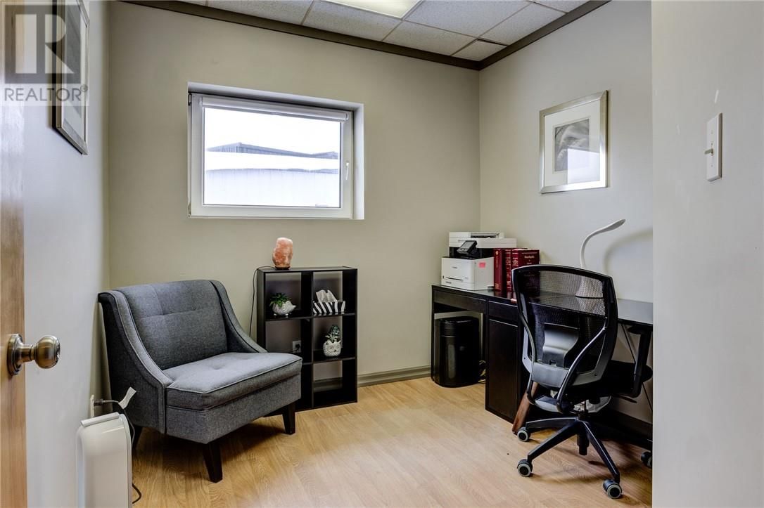 2147 ARMSTRONG STREET Image 17