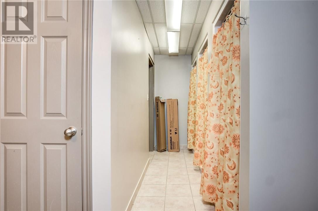 2147 ARMSTRONG STREET Image 23