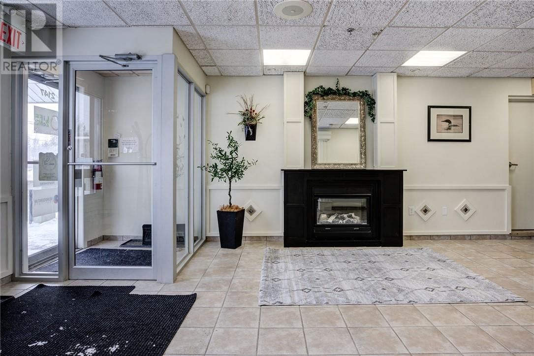 2147 ARMSTRONG STREET Image 3