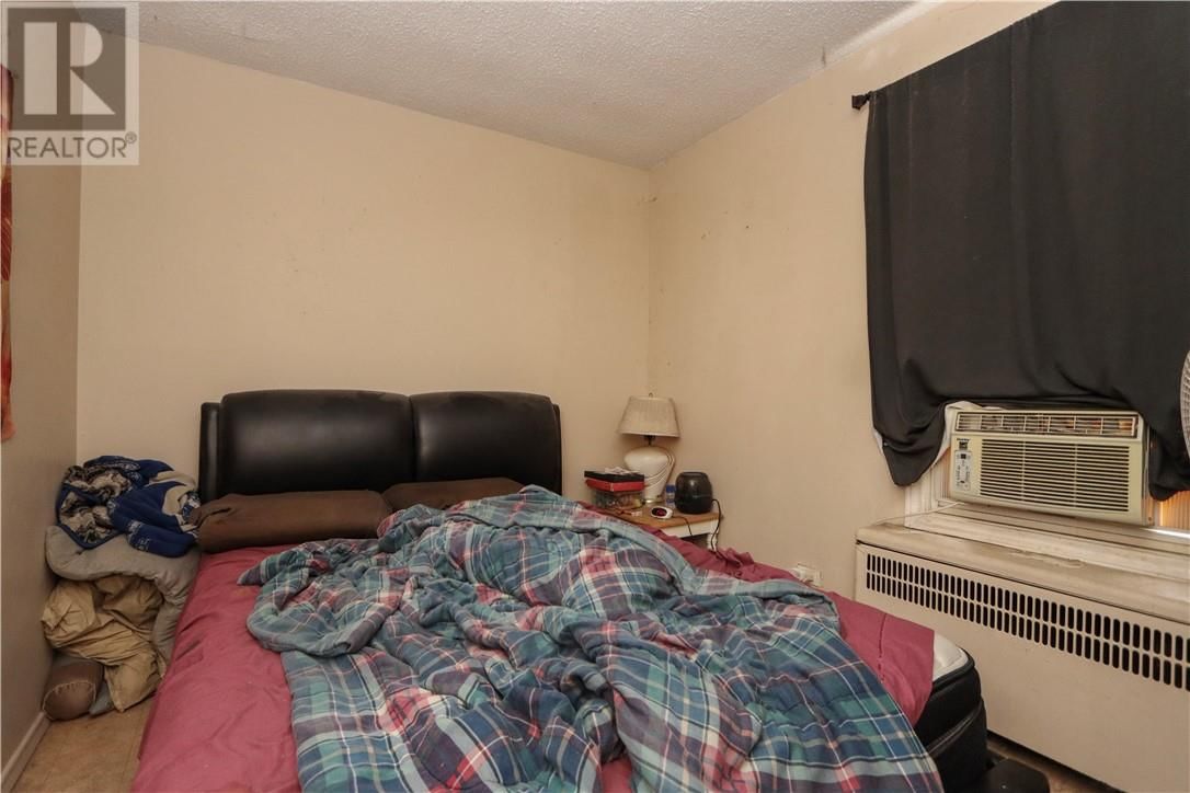98 KATHLEEN STREET Image 11