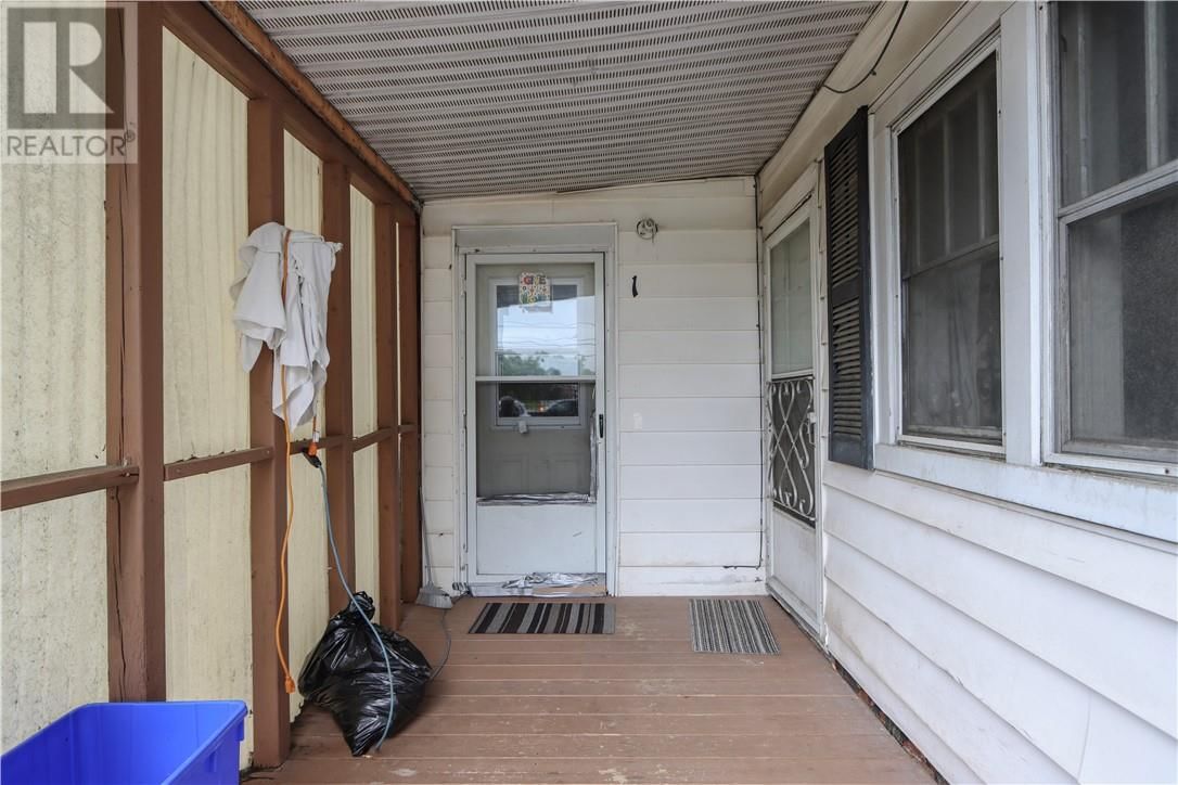 98 KATHLEEN STREET Image 15