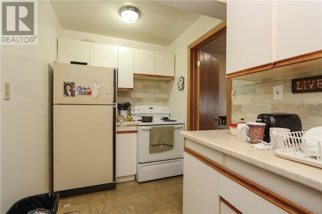 98 KATHLEEN STREET Image 18