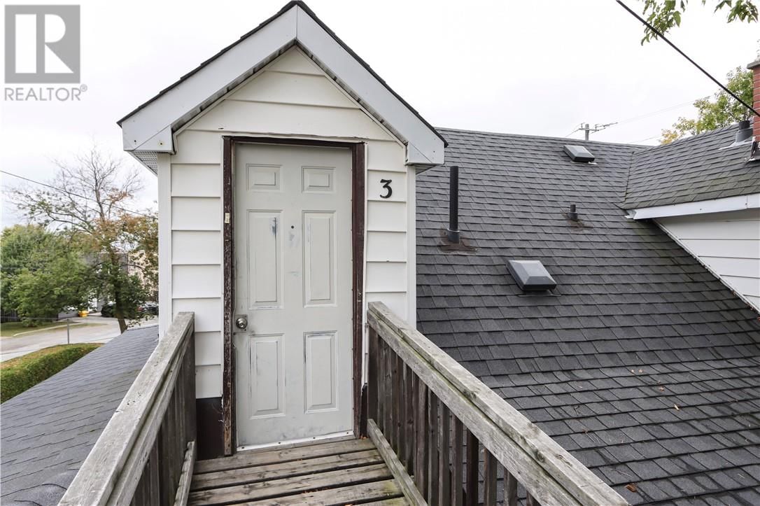 98 KATHLEEN STREET Image 24