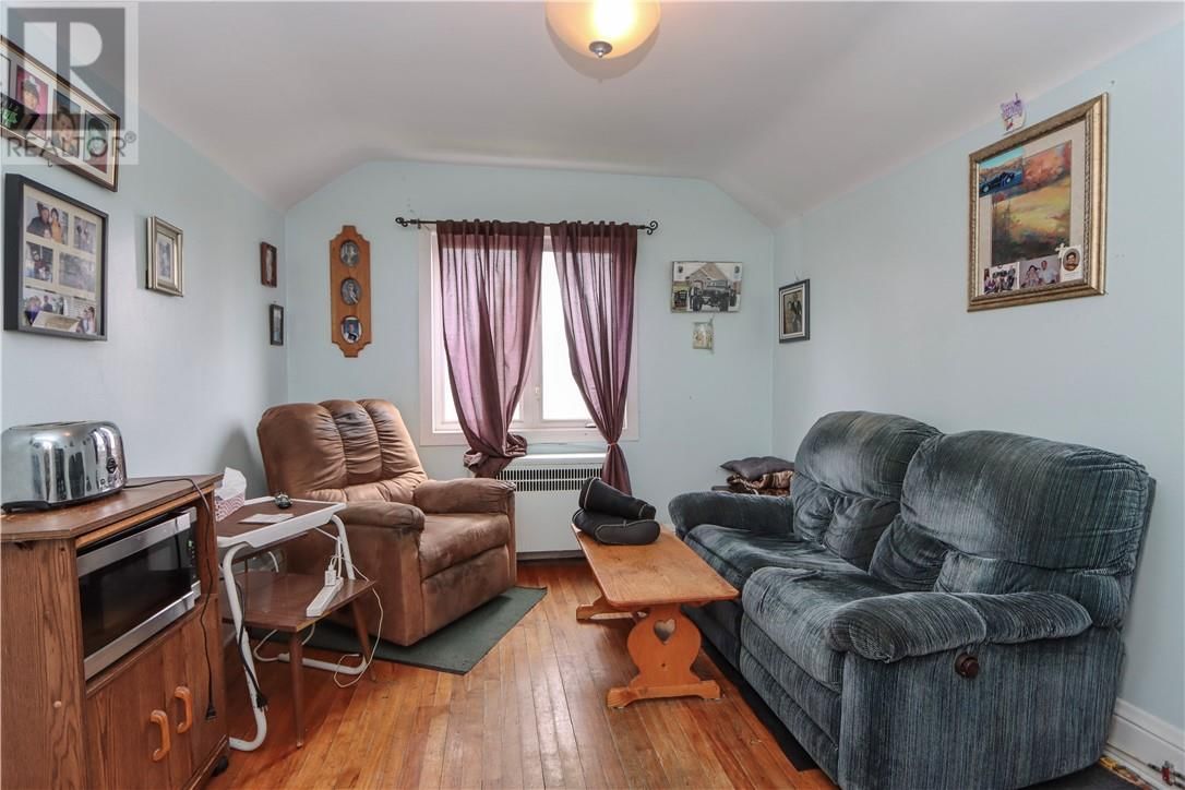 98 KATHLEEN STREET Image 28