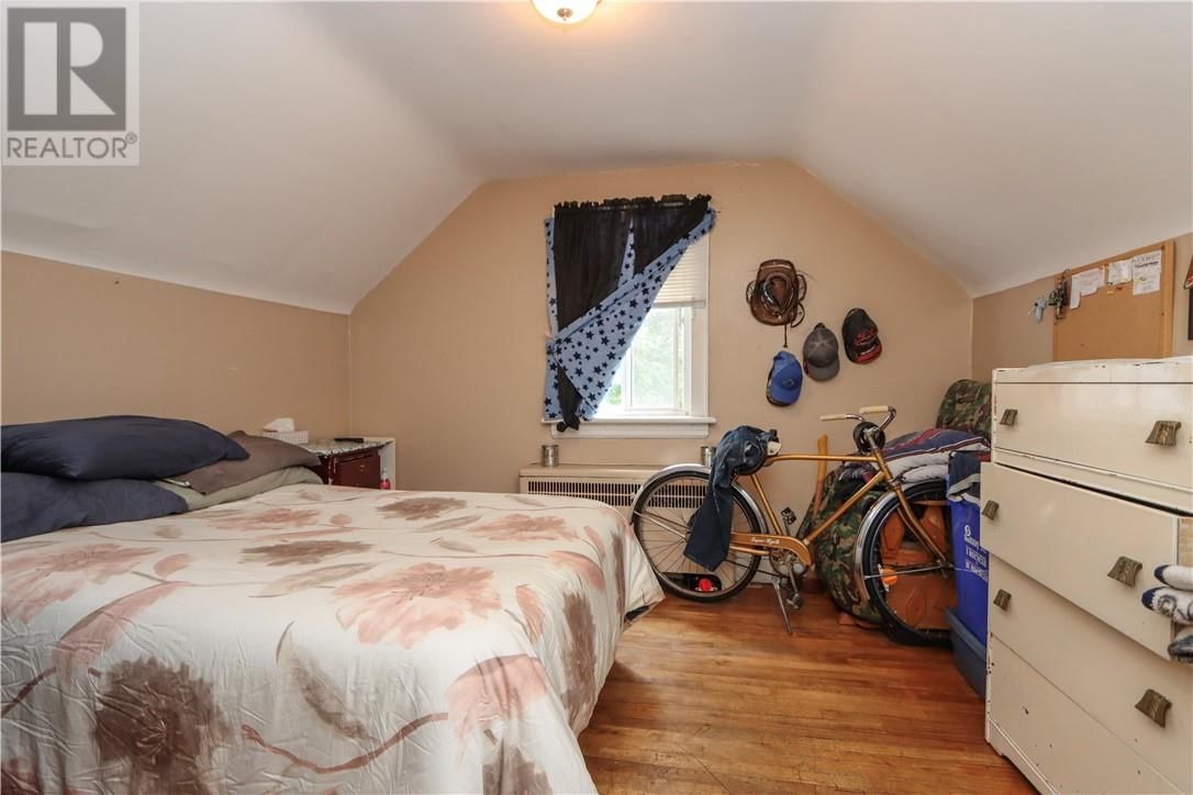 98 KATHLEEN STREET Image 30