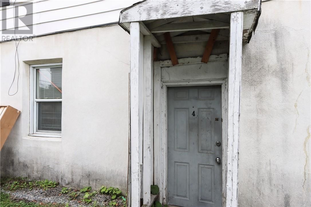 98 KATHLEEN STREET Image 33