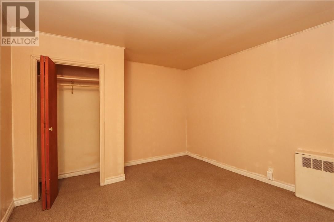 98 KATHLEEN STREET Image 36
