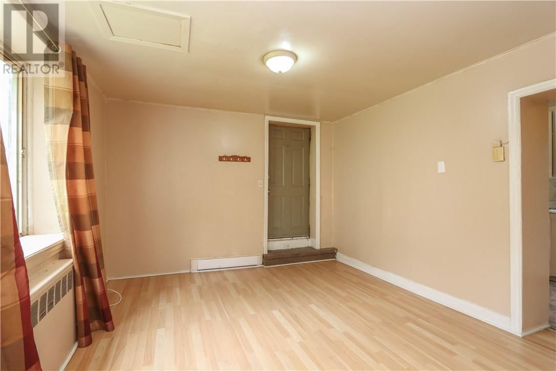 98 KATHLEEN STREET Image 37